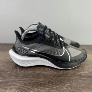 Nike Zoom Gravity Sneakers